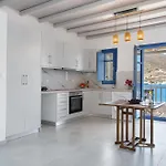 Nicolas House 4 Apartment *