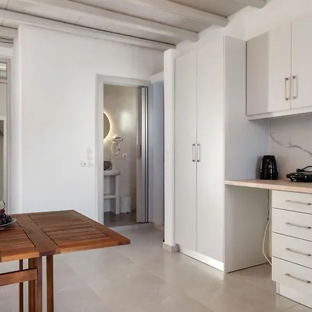 Nicolas House 4 公寓